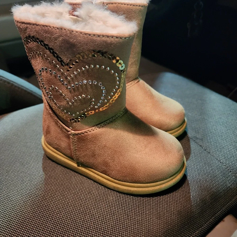 Rachel Amelie Girls Boots Size 6 Brown Heart Sequin Rhinestone  Embellished Love